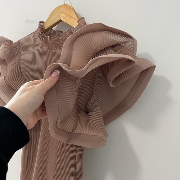 NEW Fashion Nova Adeline Ruffle Mocha Bodysuit Size XS - Picture 7 of 8